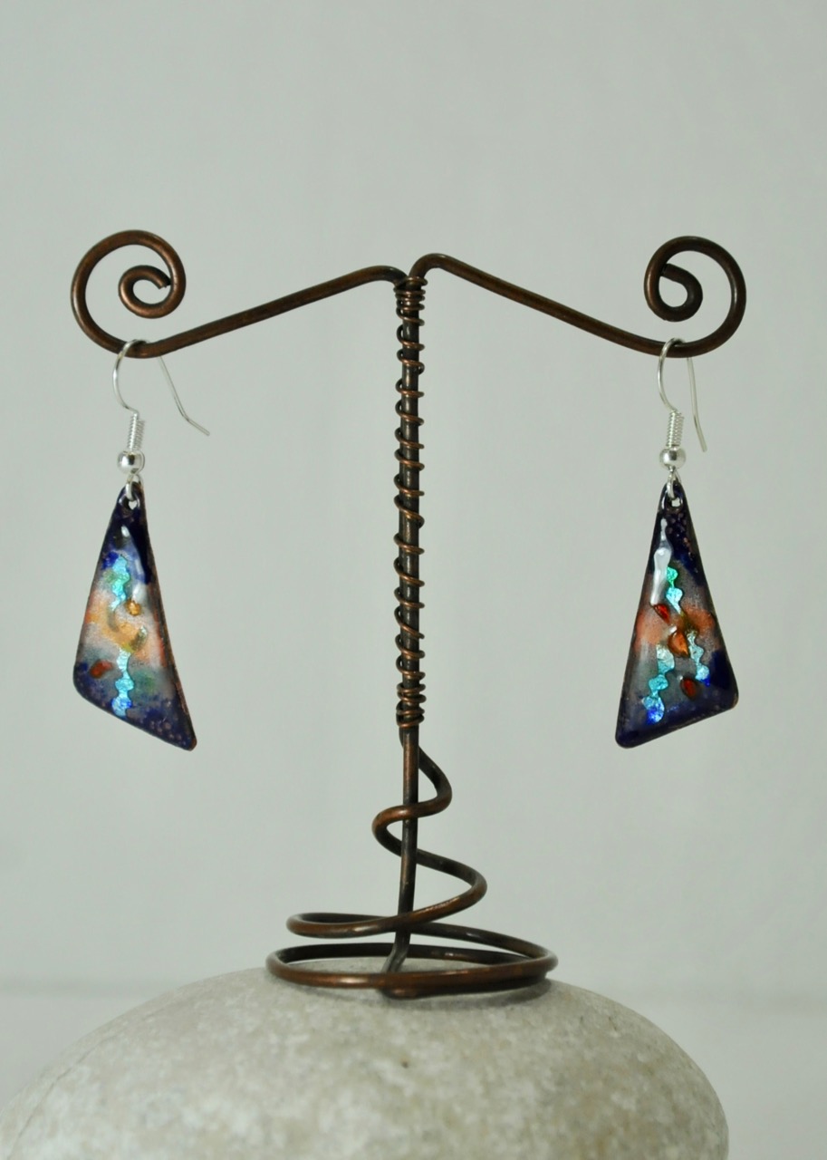Boucles-triangles-bleu-fonce-