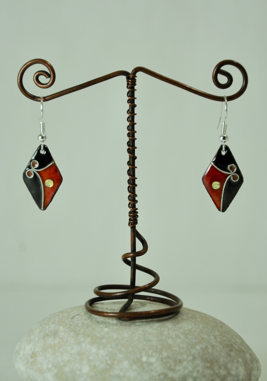 Boucles-losanges-noir-rouge