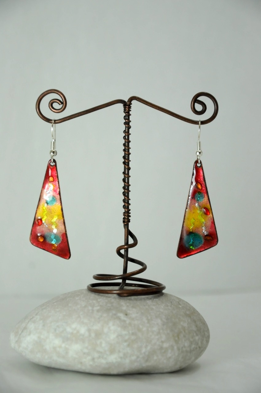 Boucles-triangles-longue-rouge-accueil