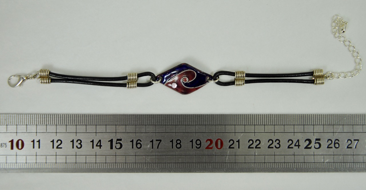 Bracelet-bleu-mauvr-losange-2