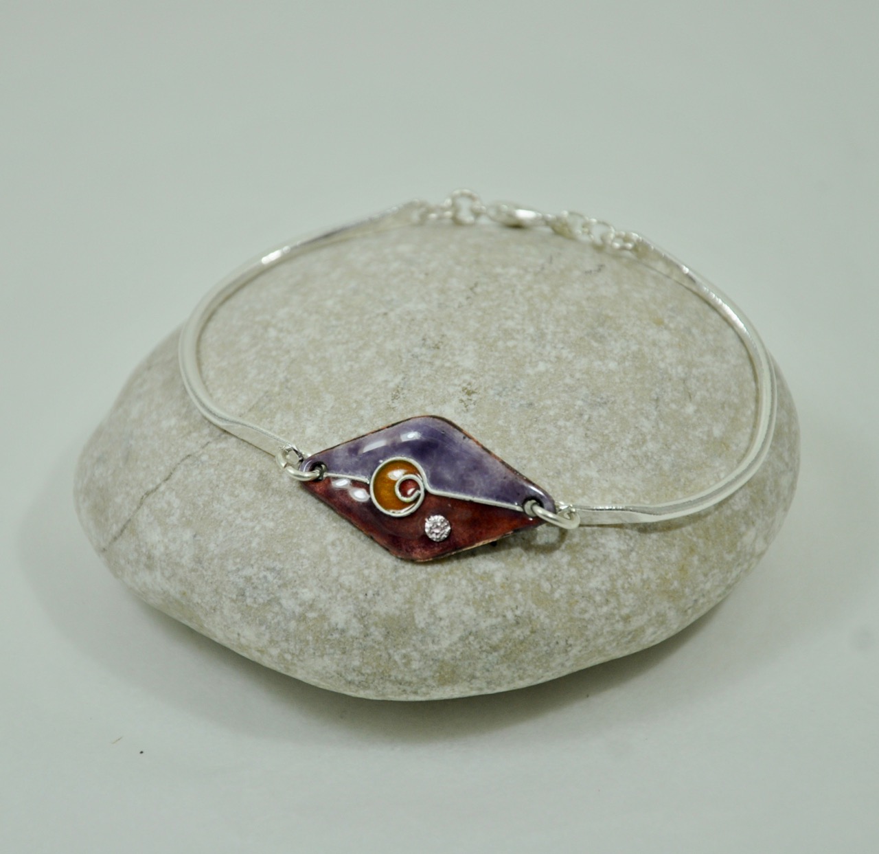 Bracelet-me-tal-mauve-violet