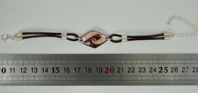 Bracelet-rose-mauve-losange-2