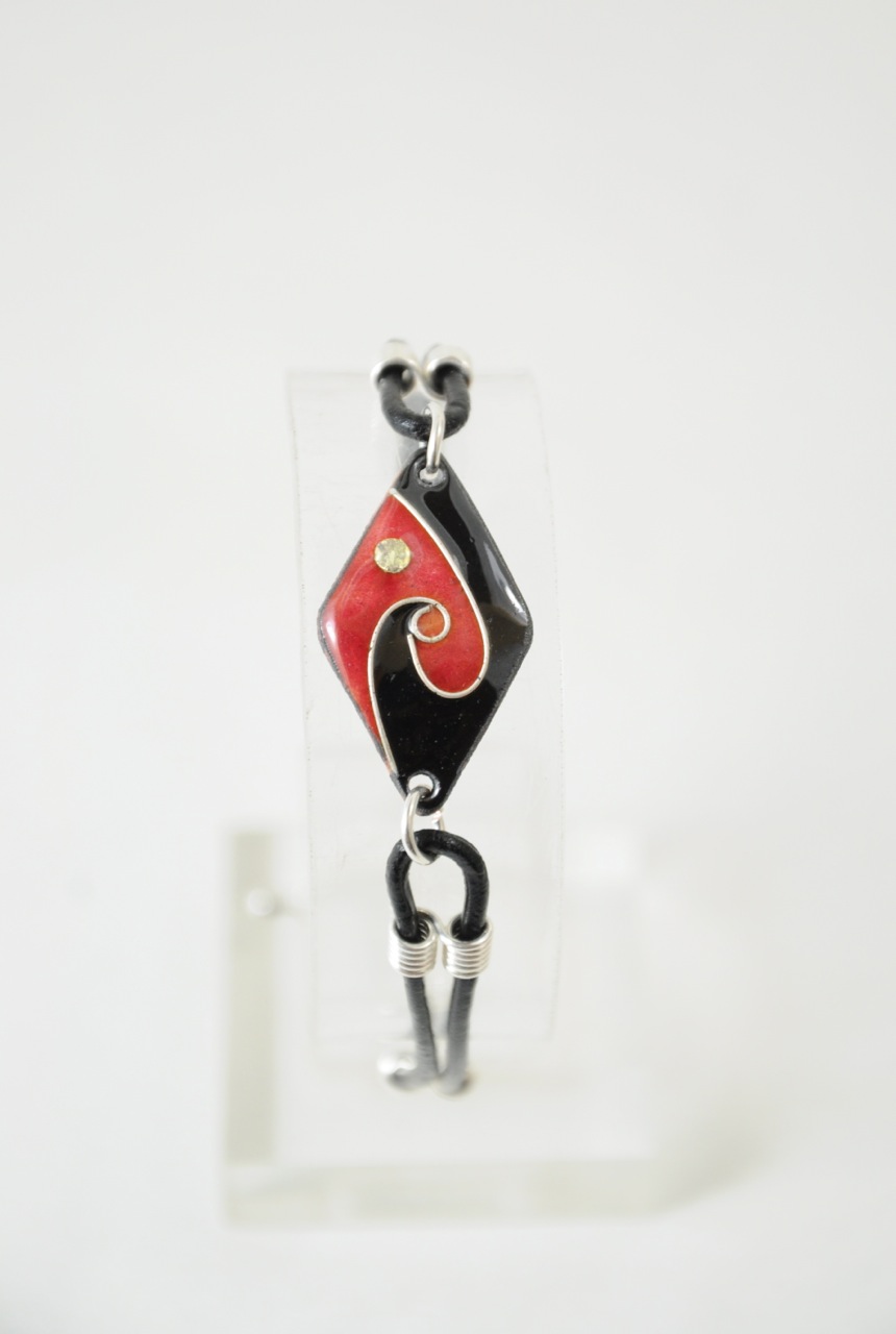 Bracelet losange noir rouge 1