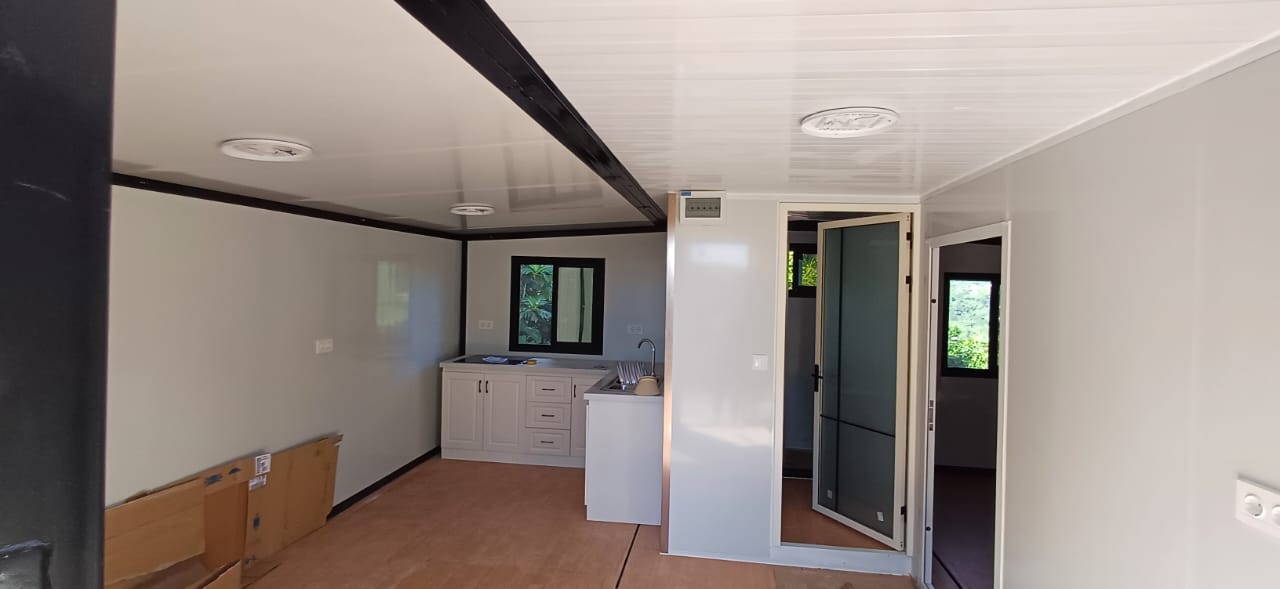 Remontage bungalow conteneur martinique 2