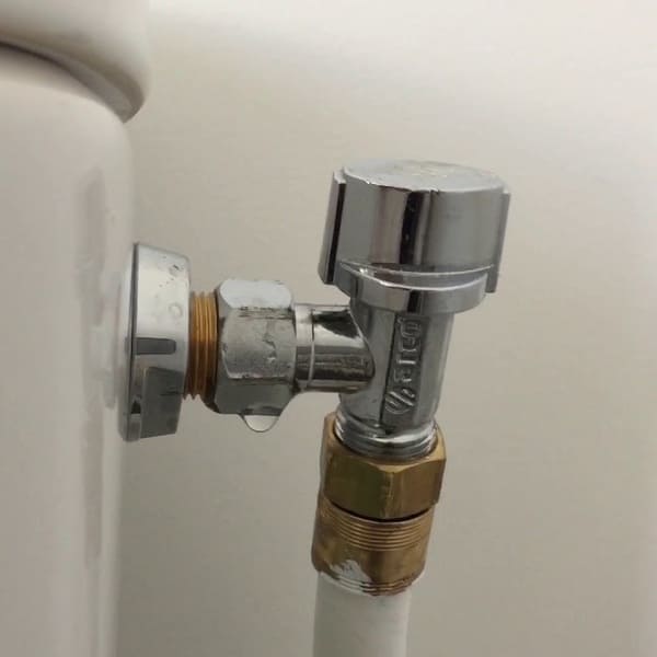 Fuite-robinet-wc