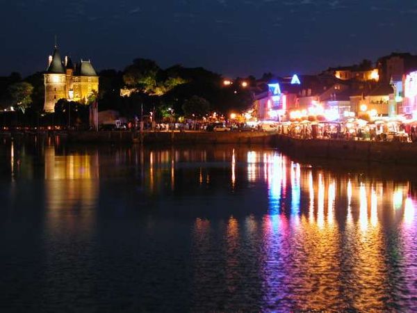 Chateau et port by night 86