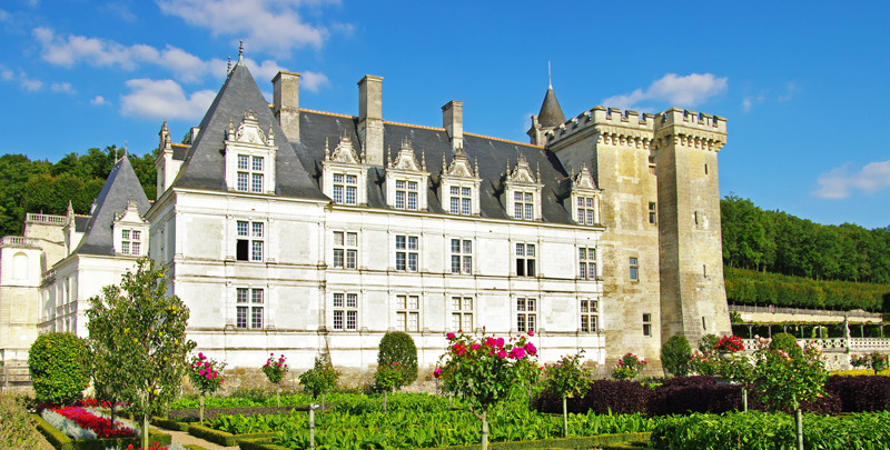 Romantic-villandry-castle-with-beautiful-gardens