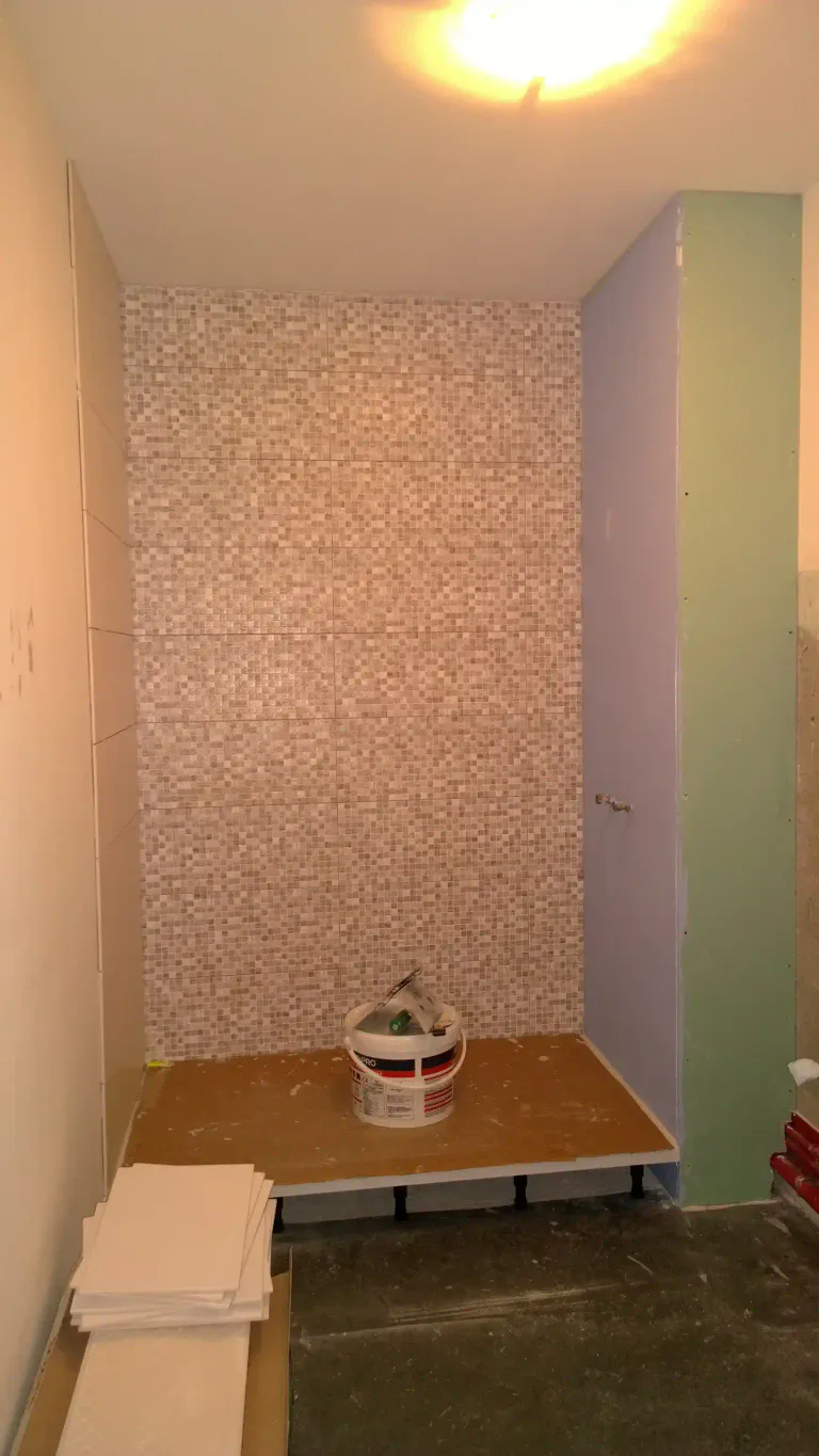5 reparation des murs creation d un doublage placo impermeabilisation des murs et pose du receveur de douche a vertou 44120