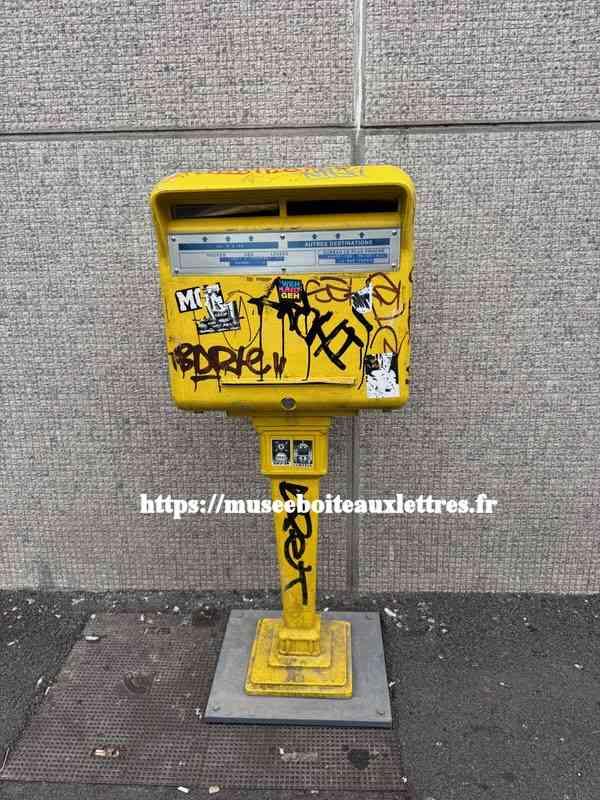 boite aux lettres dejoie vidage rapide street art