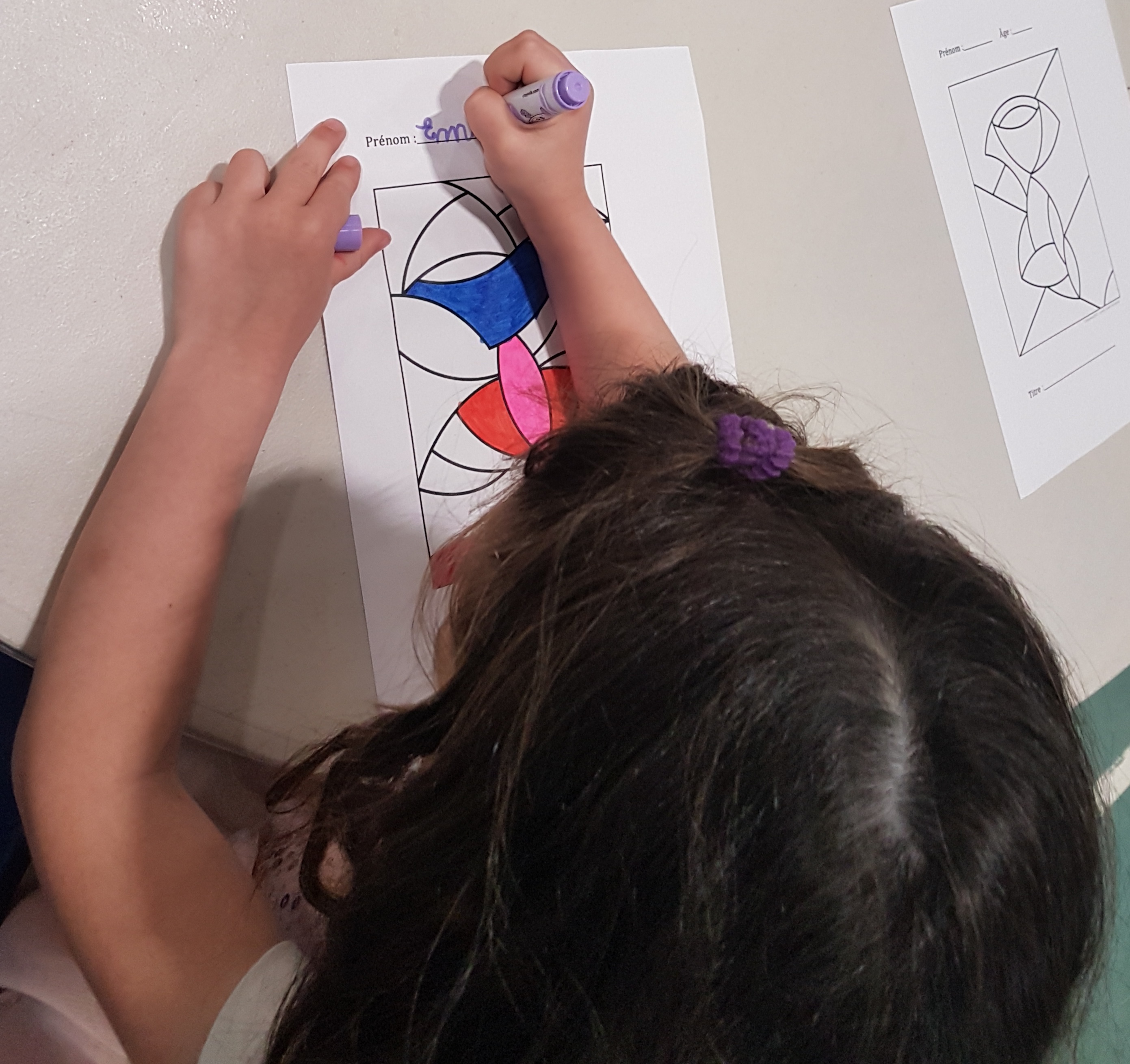 Atelier de coloriage pendant les CréActives de Lagord. David et Maryne Vereecken.
