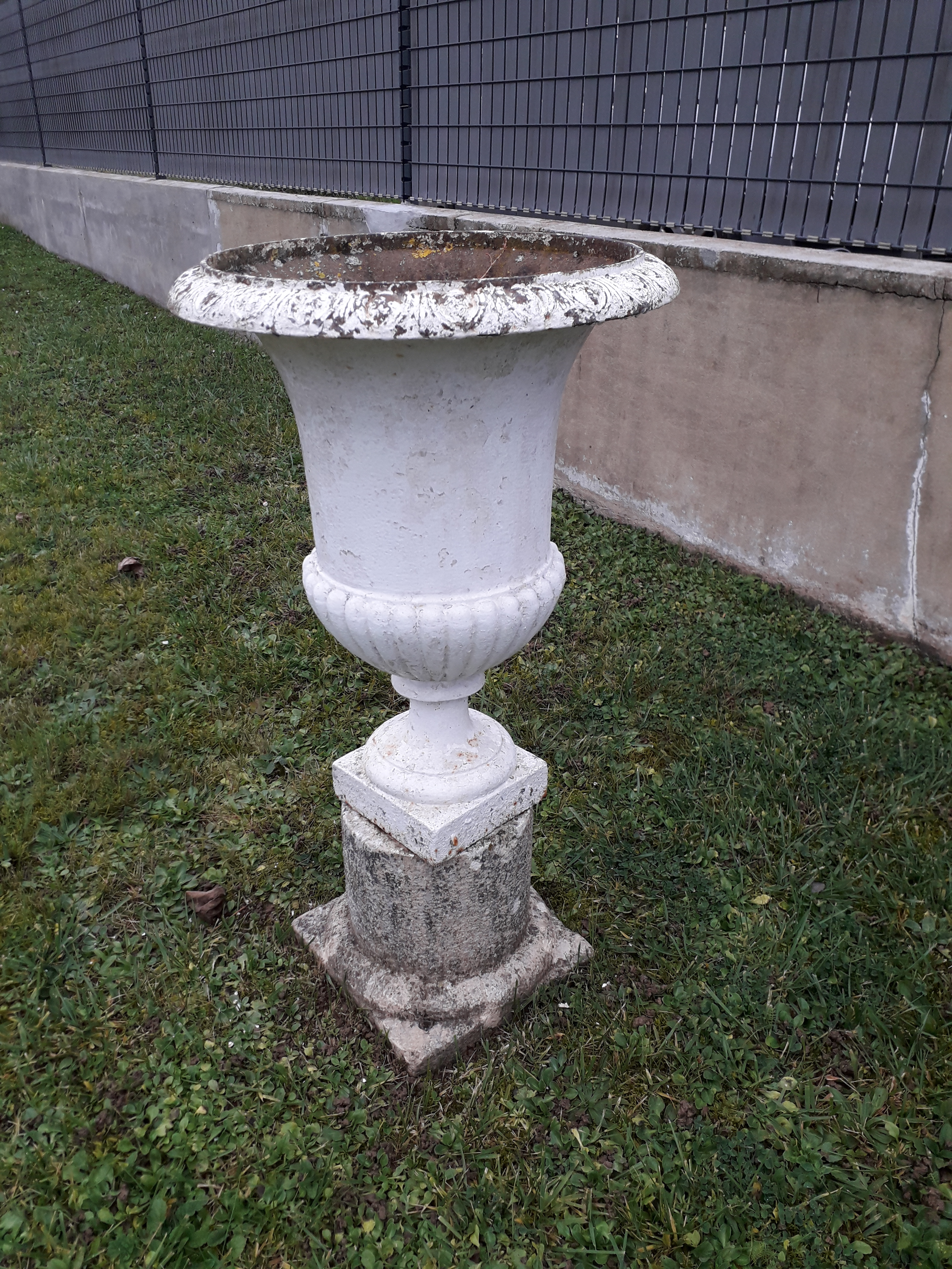 Ref 345 am photo 6 et 7 2 medicis fonte haut 62 2 socles arrondie haut 25 2 
