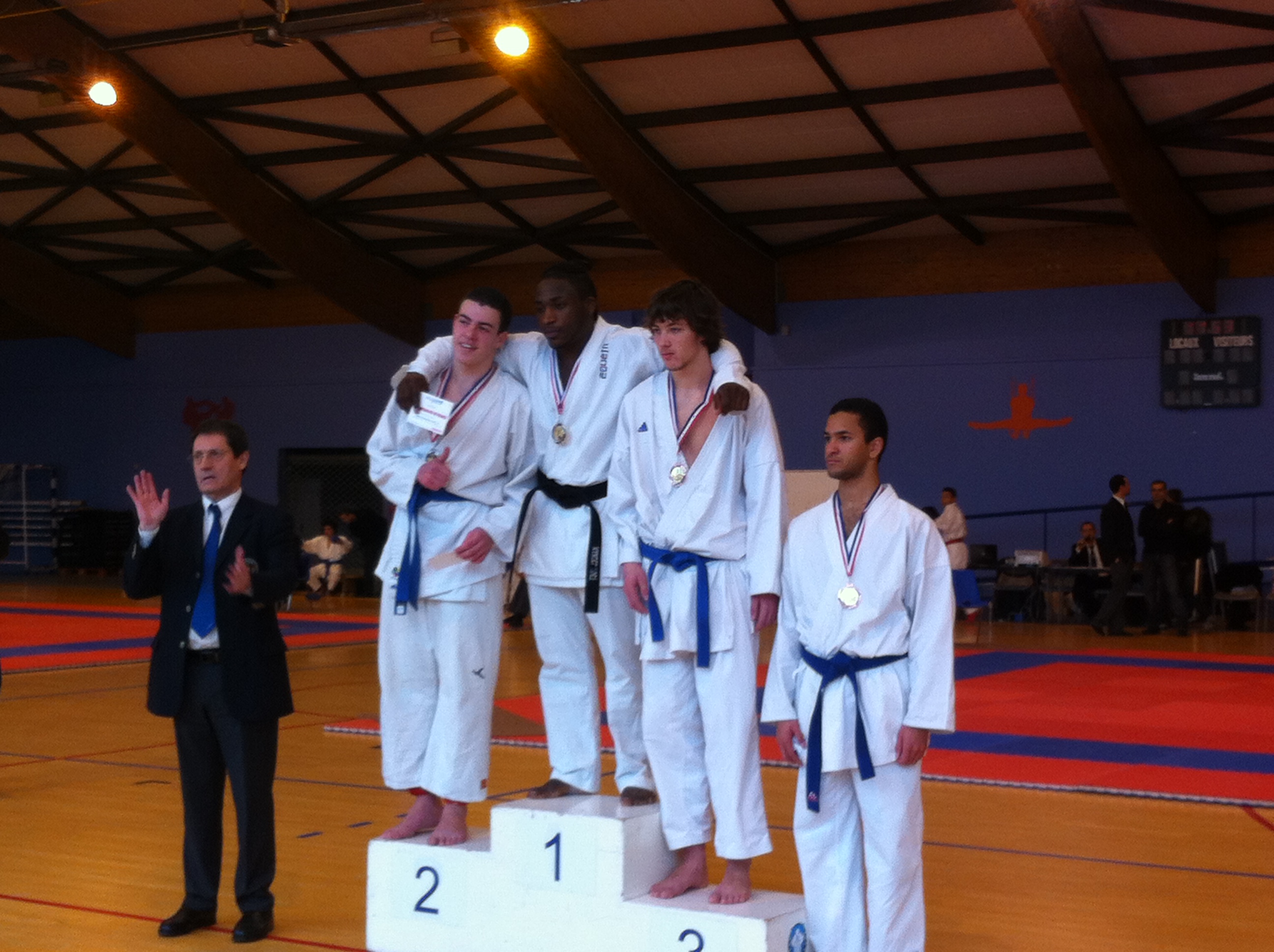 Photo 1 