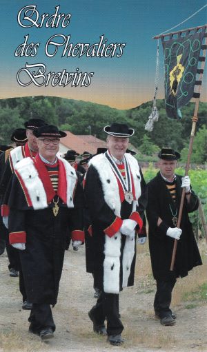 Ordre des Chevaliers Bretvins et Dames de la Duchesse Anne
Confrèrie vinique du Vignoble Nantais.