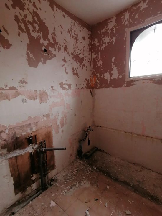 13 demontage des elements sanitaire existant baignoire meuble vasque cabine de douche radiateur a eau a vertou