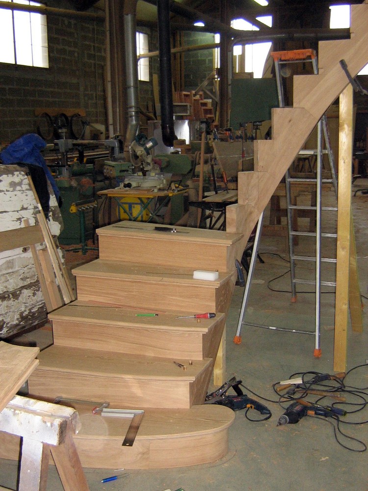 Escalier à l'Anglaise en chêne avec rampe à balustre fer par menuiserie Papavoine à st Aubin sur Gaillon