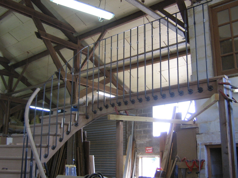 Escalier à l'Anglaise en chêne avec rampe à balustre fer par menuiserie Papavoine à st Aubin sur Gaillon