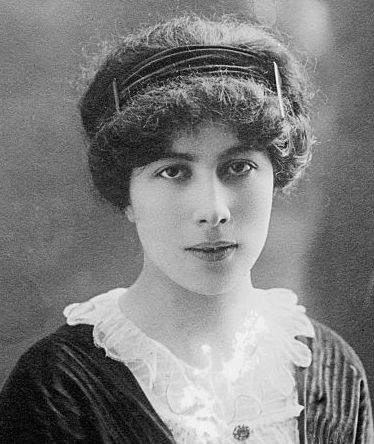 Edmee chandon retouchee