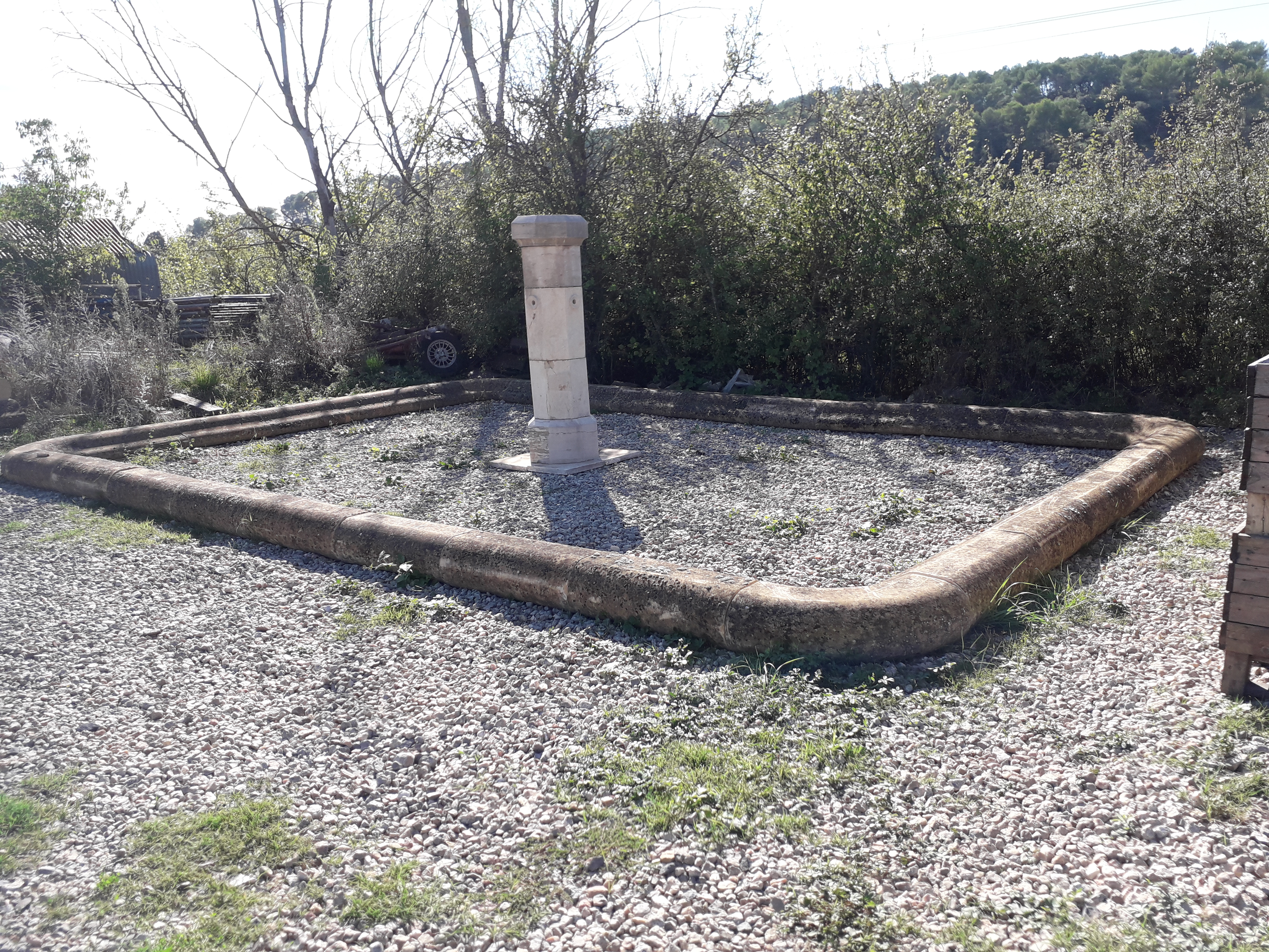 Ref 274 bassin en pierre 2 
