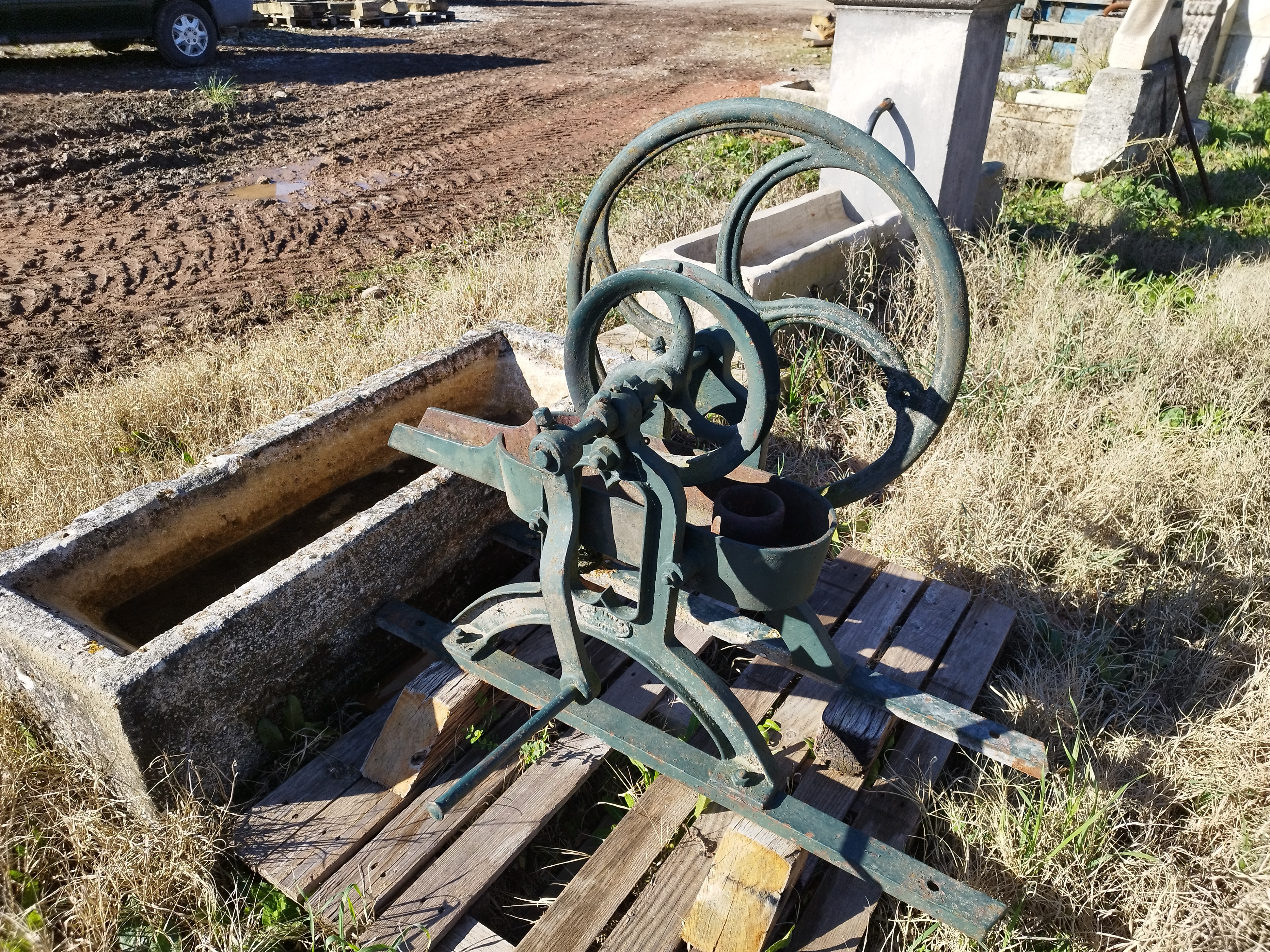 Ref 542 lor pompe en fonte auge ref 986 3 