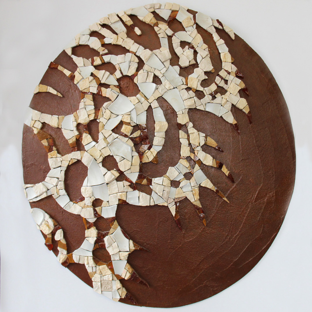 mosaïque - sculpture - bouclier - dentelle - décor - béton - marbre - céramique - blanc - crème - fait main - mosaïque d'art - Ora mosaïques.