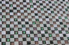 mosaic - mosaïques - damier - fresque - miel - noir - grès - perles - afrique - vuitton - vintage - effet optique- ora mosaïques