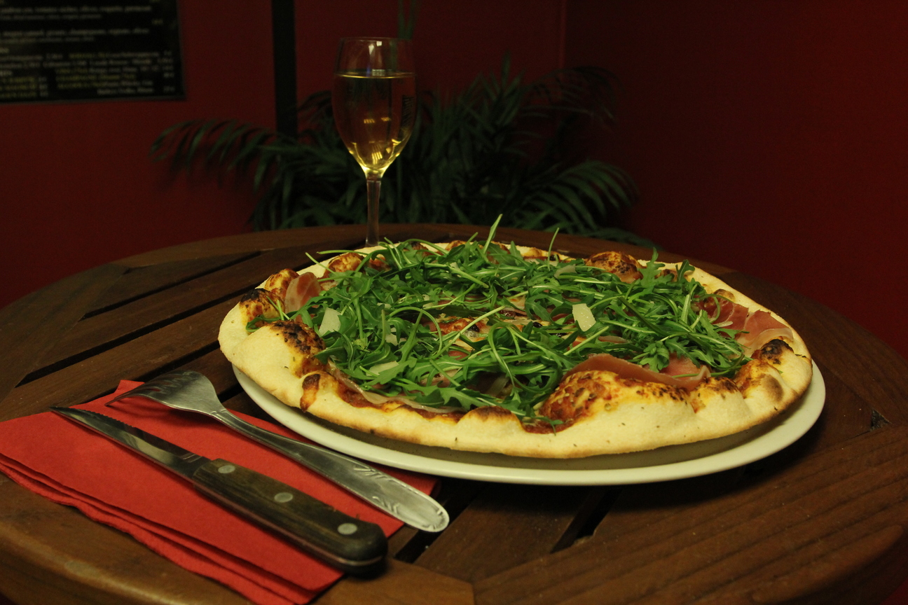Parme roquette et couverts