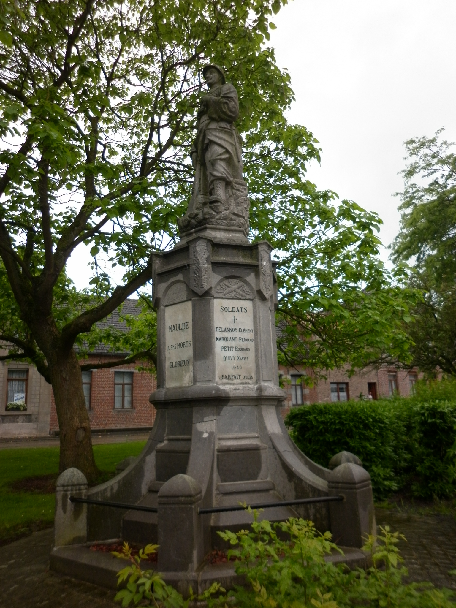 2012 06 11 maulde monument aux morts 14 18 1 