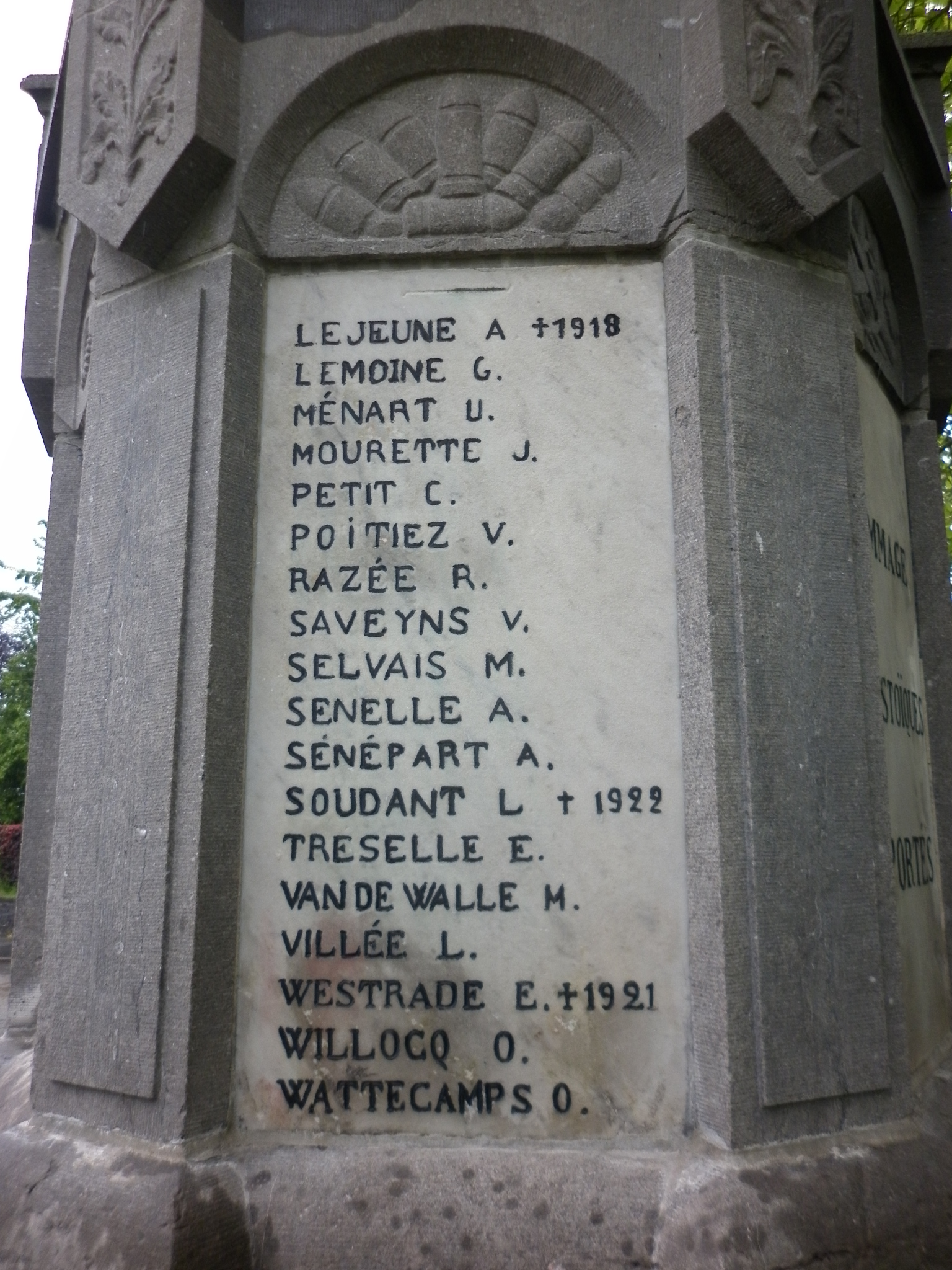 2012 06 11 maulde monument aux morts 14 18 5 
