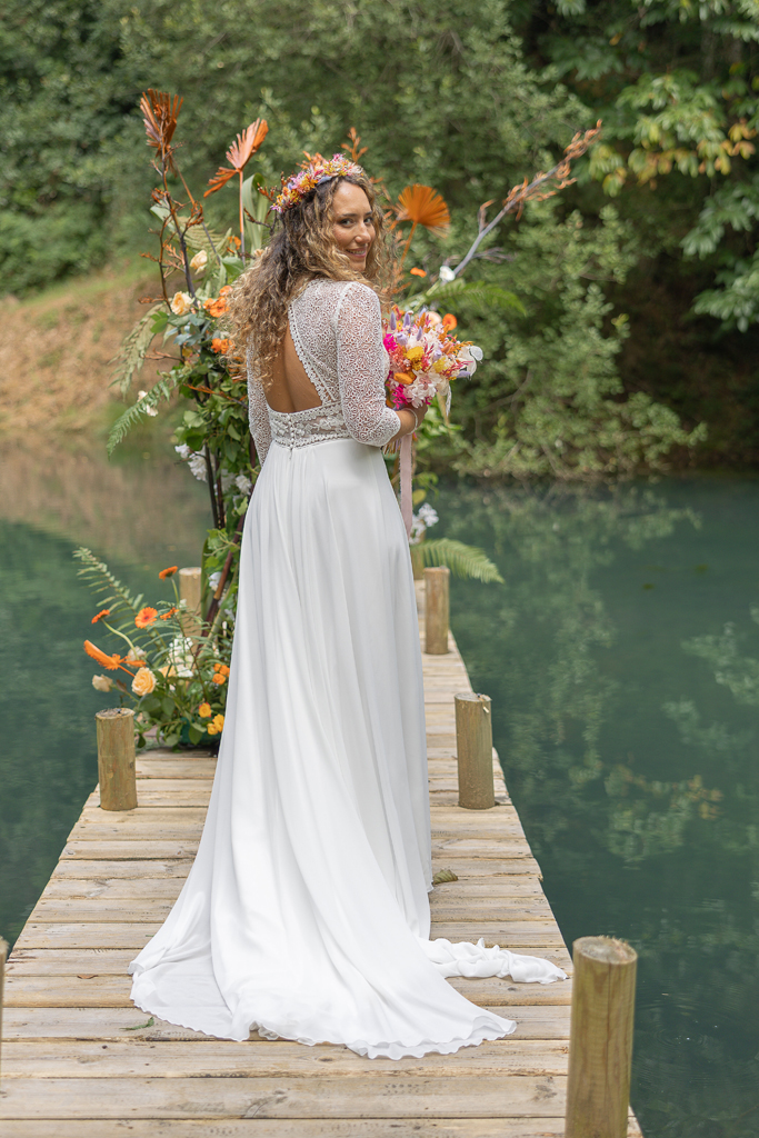 Angeola robe de mariée dentelle robe de mariée fluide robe de mariée dos nu  robe de mariée bohème  robe de mariée Pays Basque