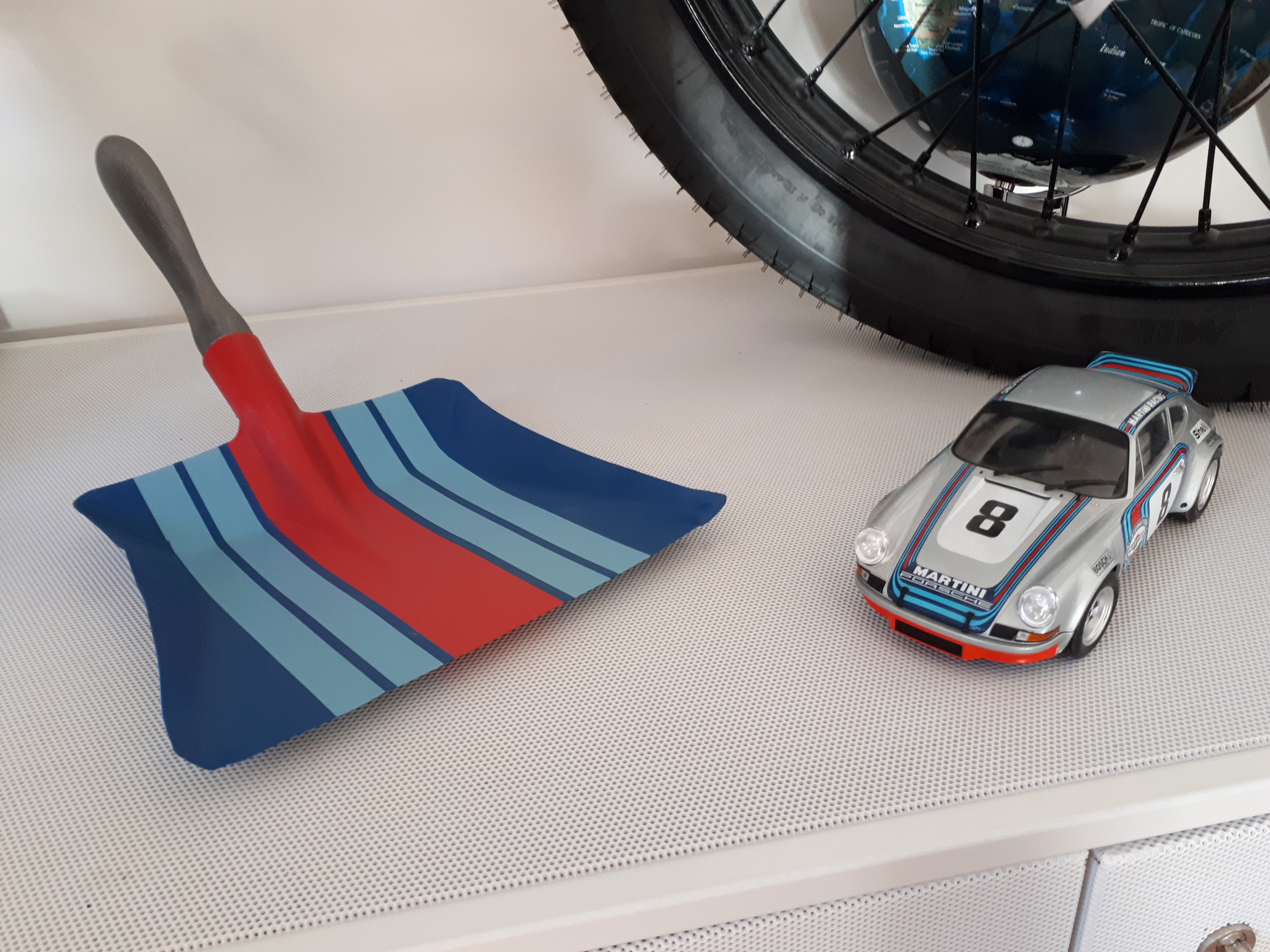 Martini racing scoop 1 