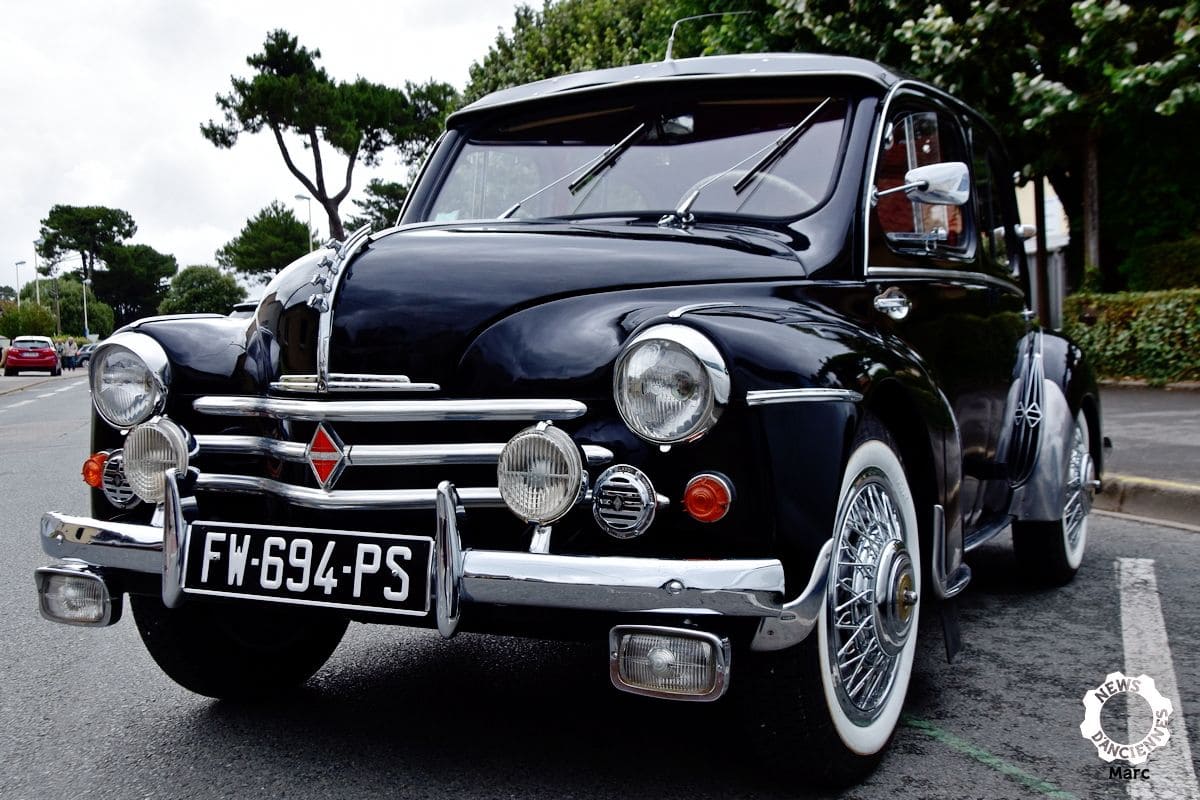 Renault-4CV-Nouel