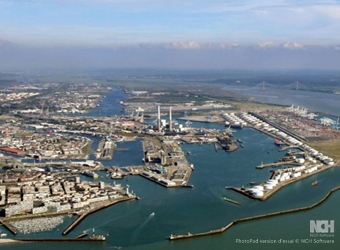 Accès fluvial à Port 2000