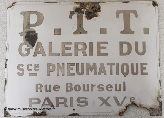 plaque émaillée PTT, musée de la boite aux lettres, réseau pneumatique de Paris.