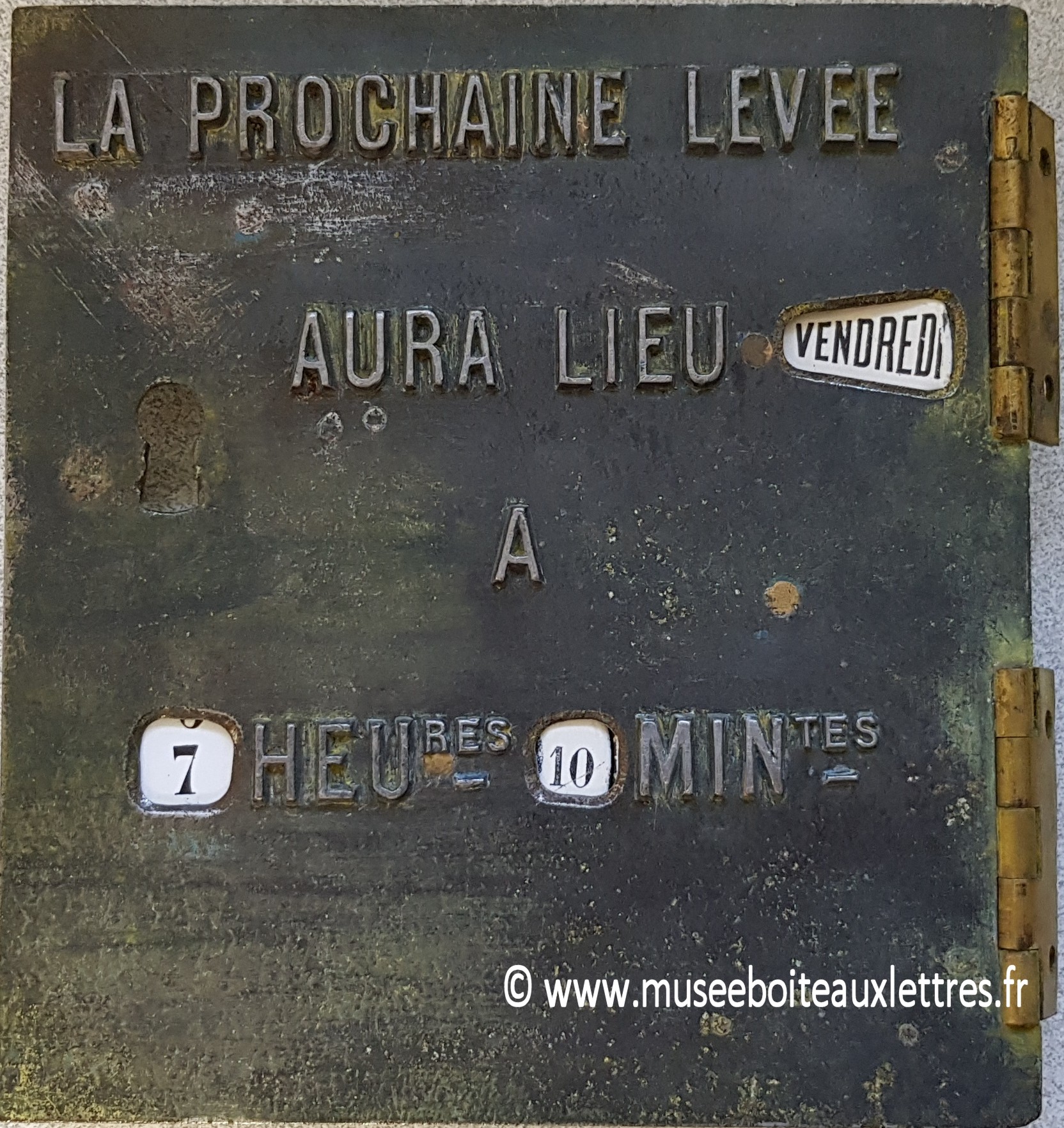 boite aux lettres mougeotte Delachanal type 2. musée de la boite aux lettres