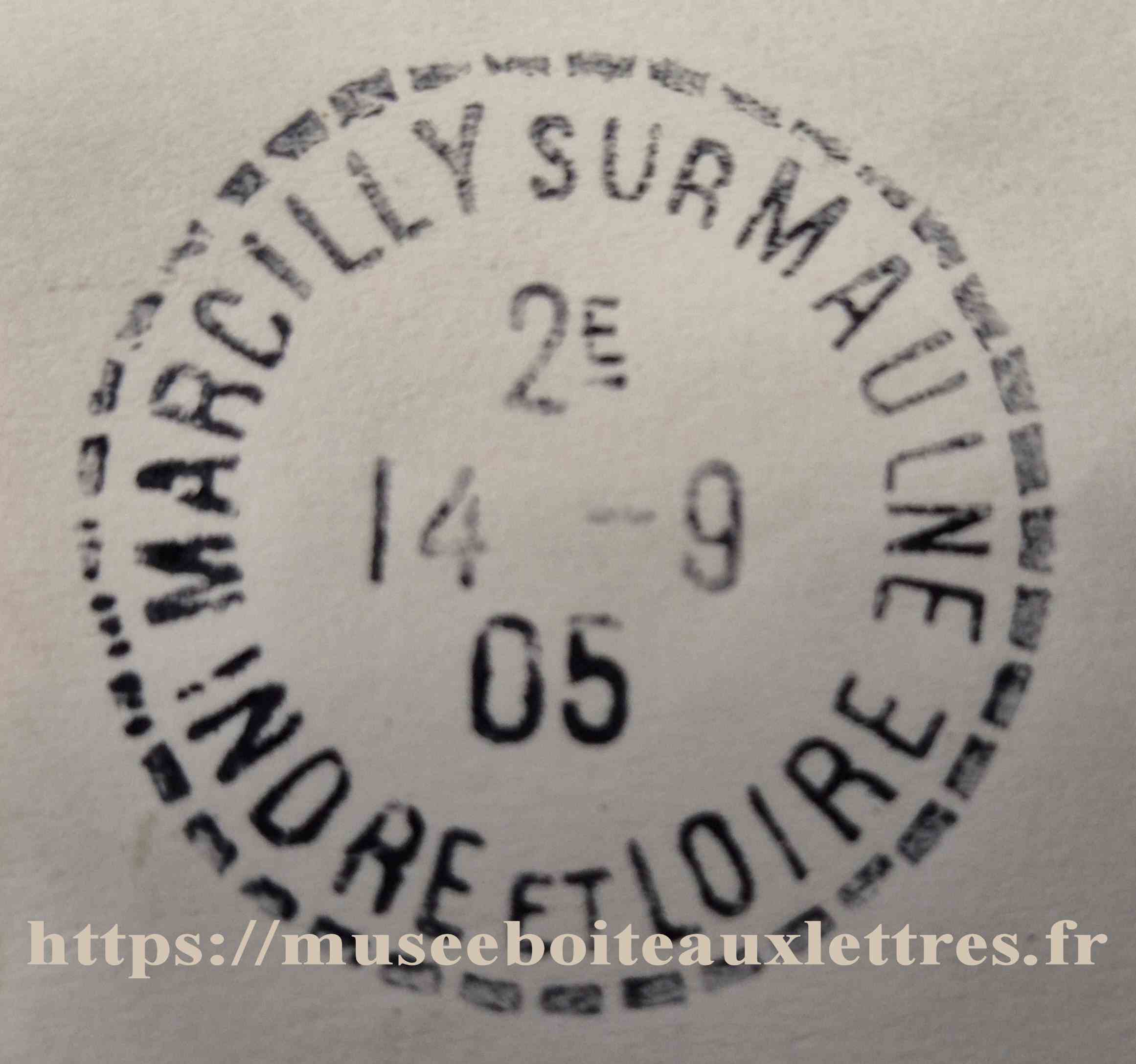 cachet PTT facteur-receveur Marcilly sur Maulne avec levée centrale