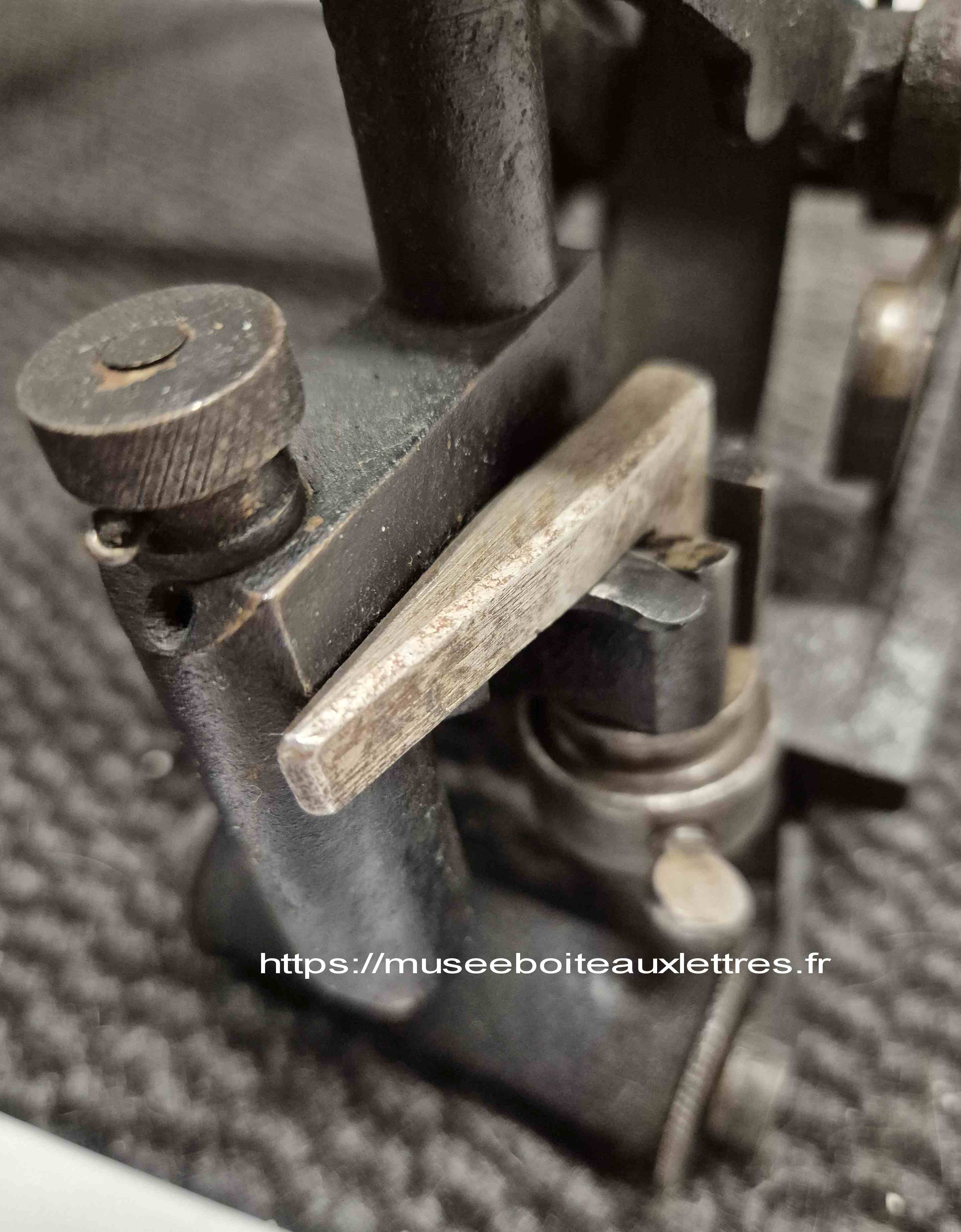 machine à oblitérer ptt Daguin modèle 1884 Senlis Oise