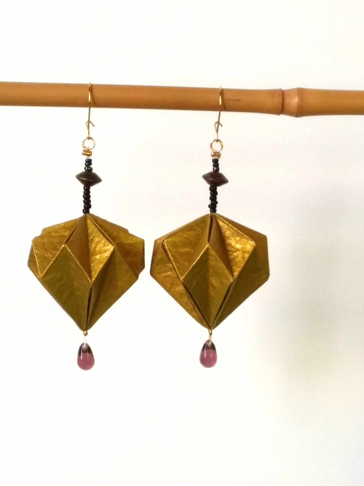 Boucles d'oreilles Lampions grand modèle, doré, 9€
(~ 5 cm de long hors attaches)