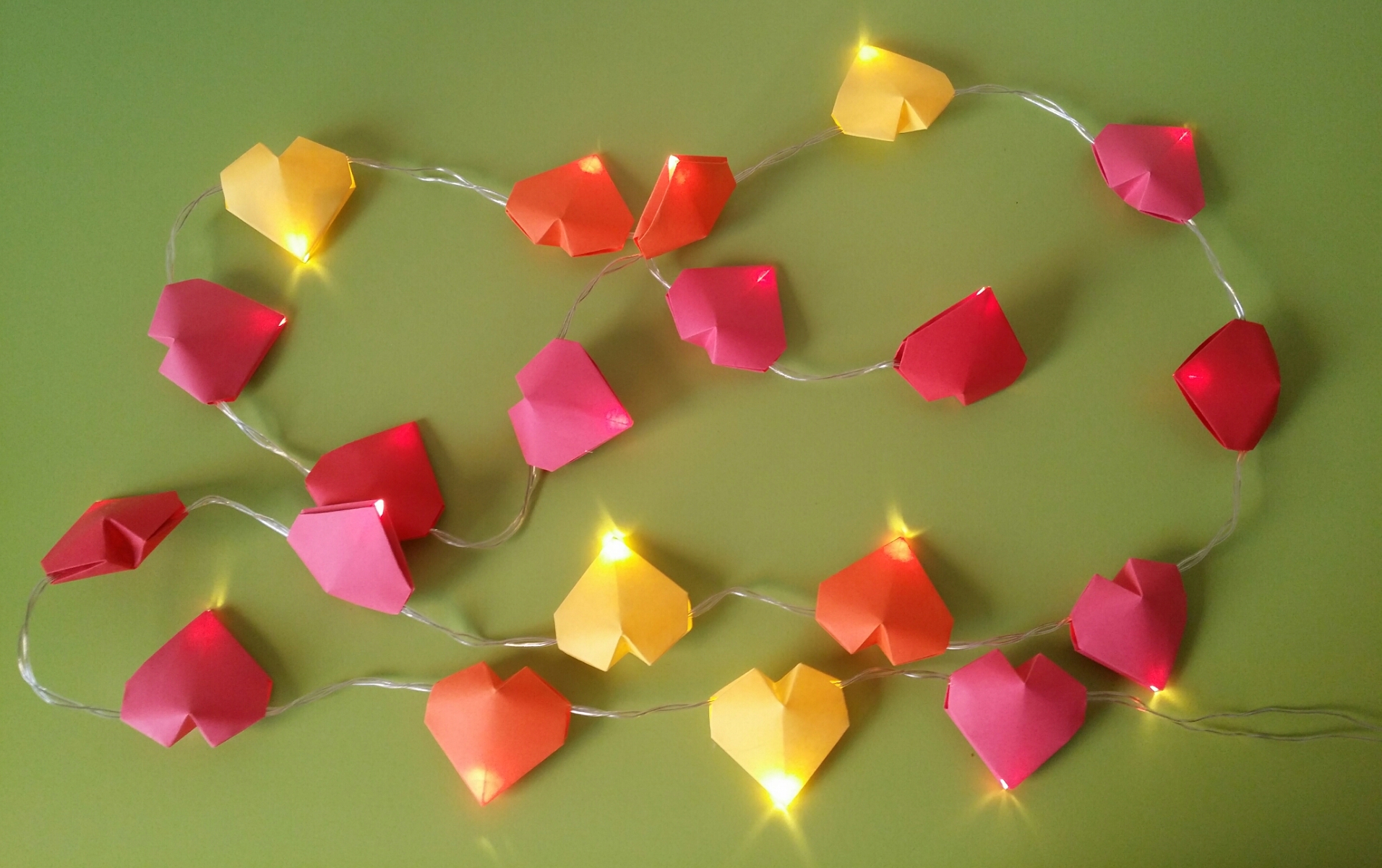 Guirlande lumineuse Cœurs 17€
(2 m de long, 20 leds, piles fournies) détournement personnel