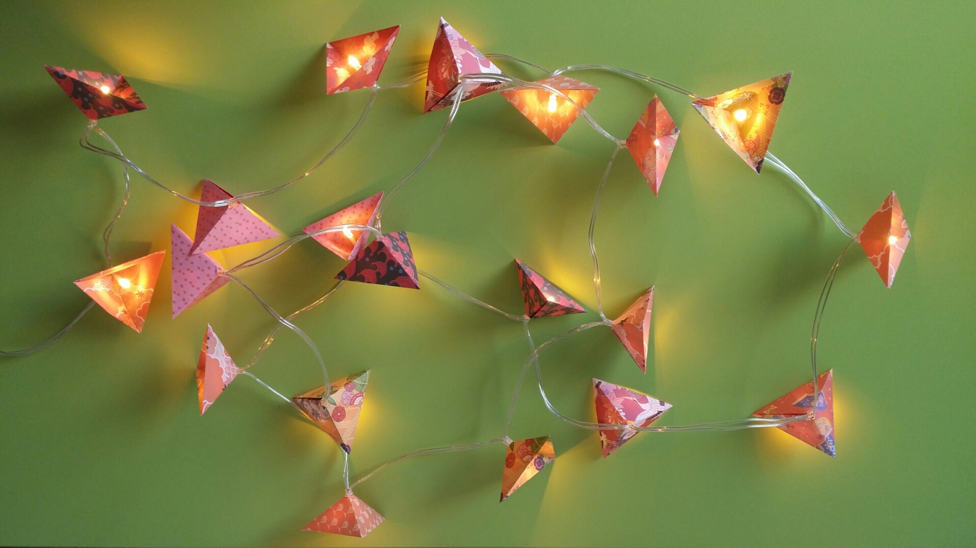 Guirlande lumineuse Abat-jour 17€
(2m de long, 20 leds, piles fournies) création personnelle
