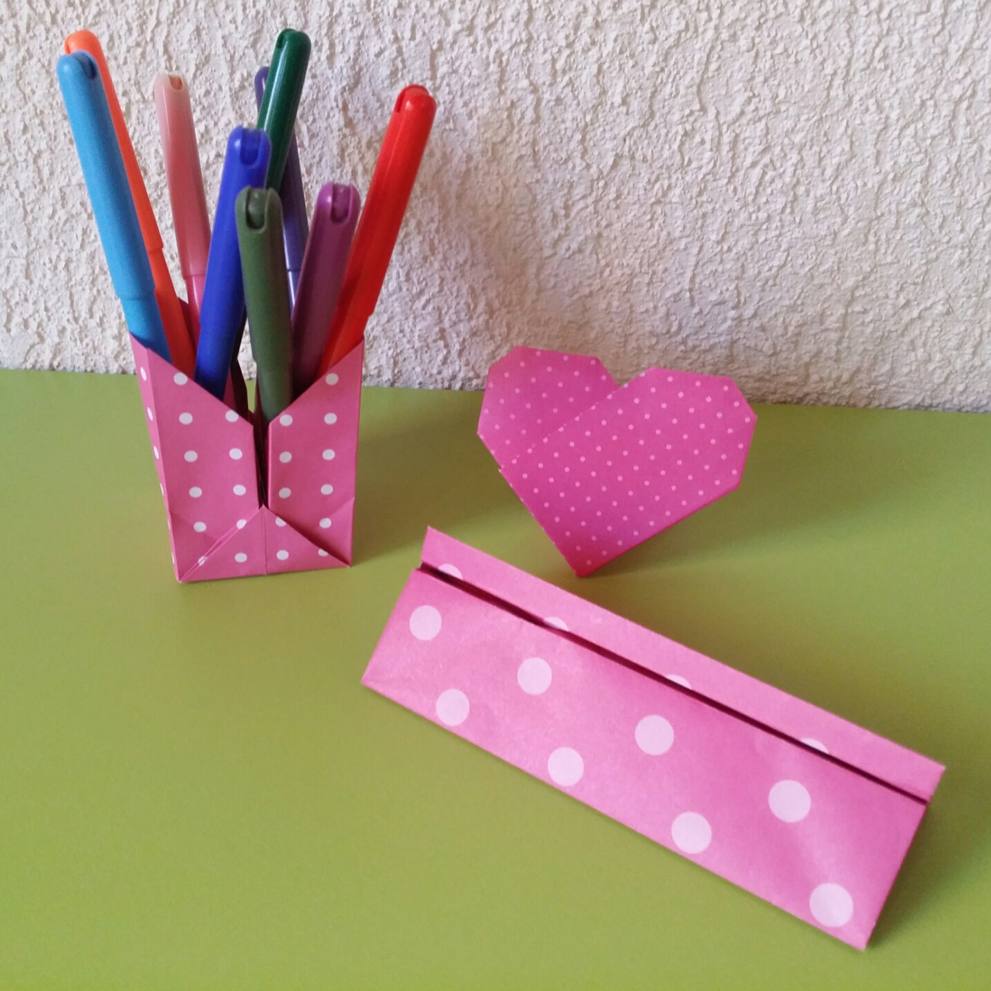 mini trousse de bureau 2€
(~ 13 x 3 cm)
