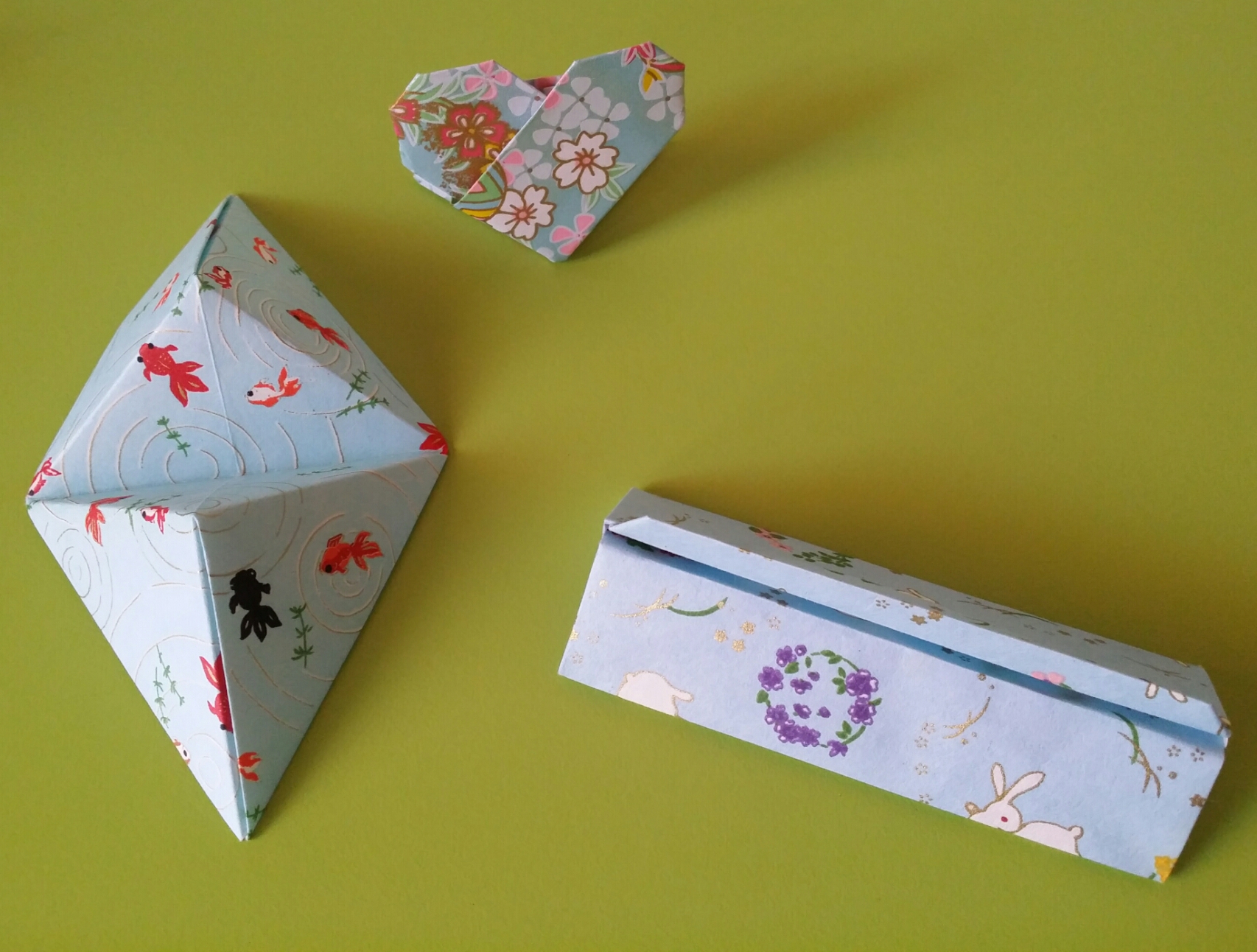 mini trousse de bureau 2€
(~ 13 x 3 cm)