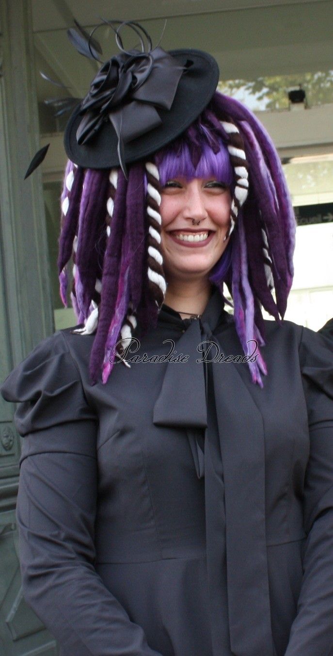 Perruque violet dreads