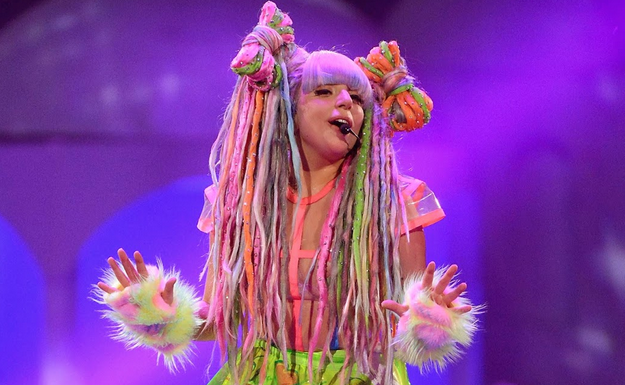 Lady gaga perruque dreadlocks manga
