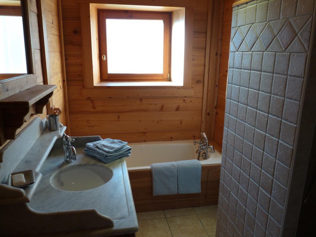 15 208017 salle de bain 1
