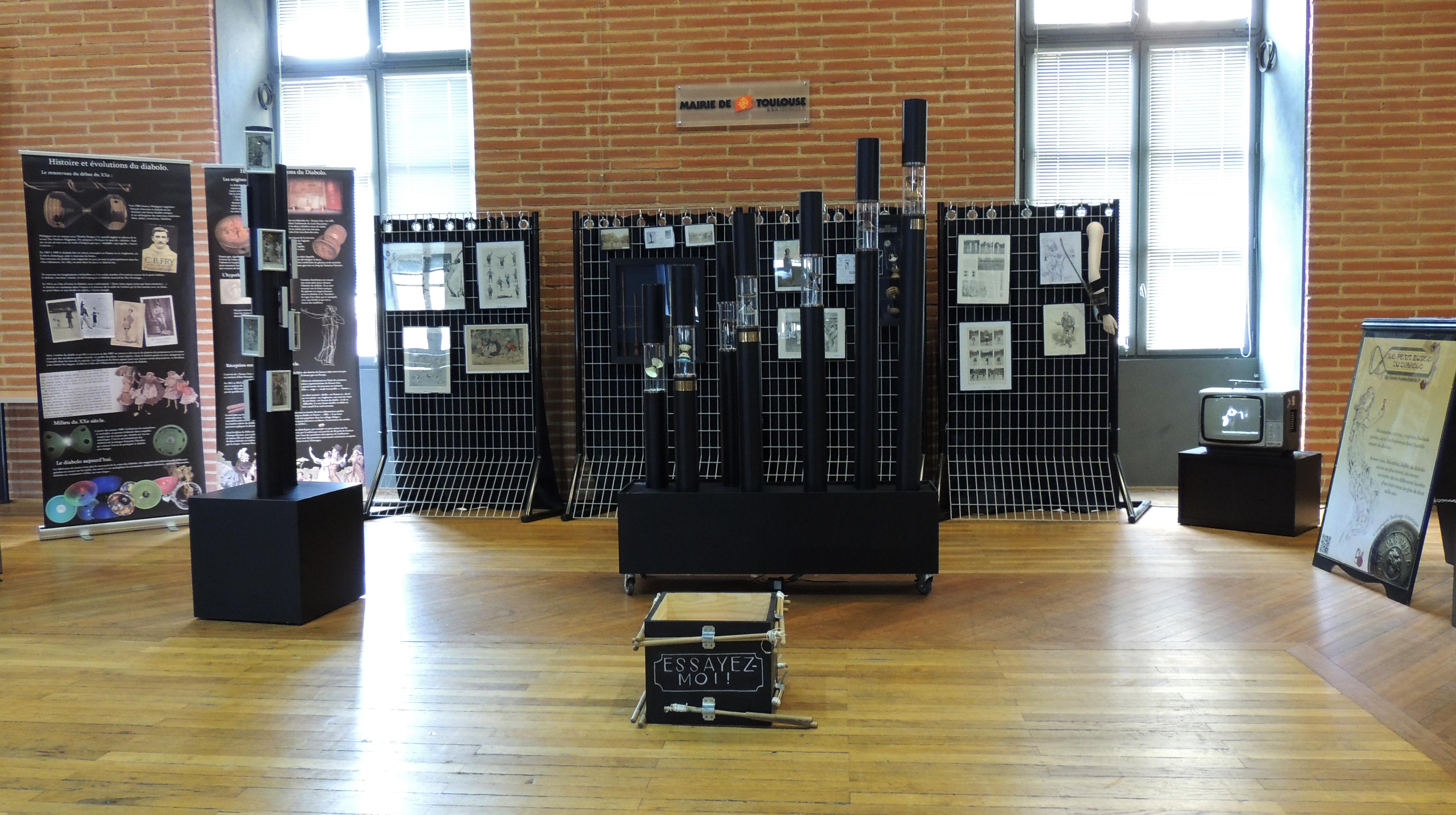 Exposition à Toulouse dans le cadre du forum "Éduquer pour demain" des Francas.