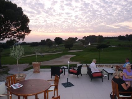 Terrasse bar restaurant provence country club ecole de golf en provence