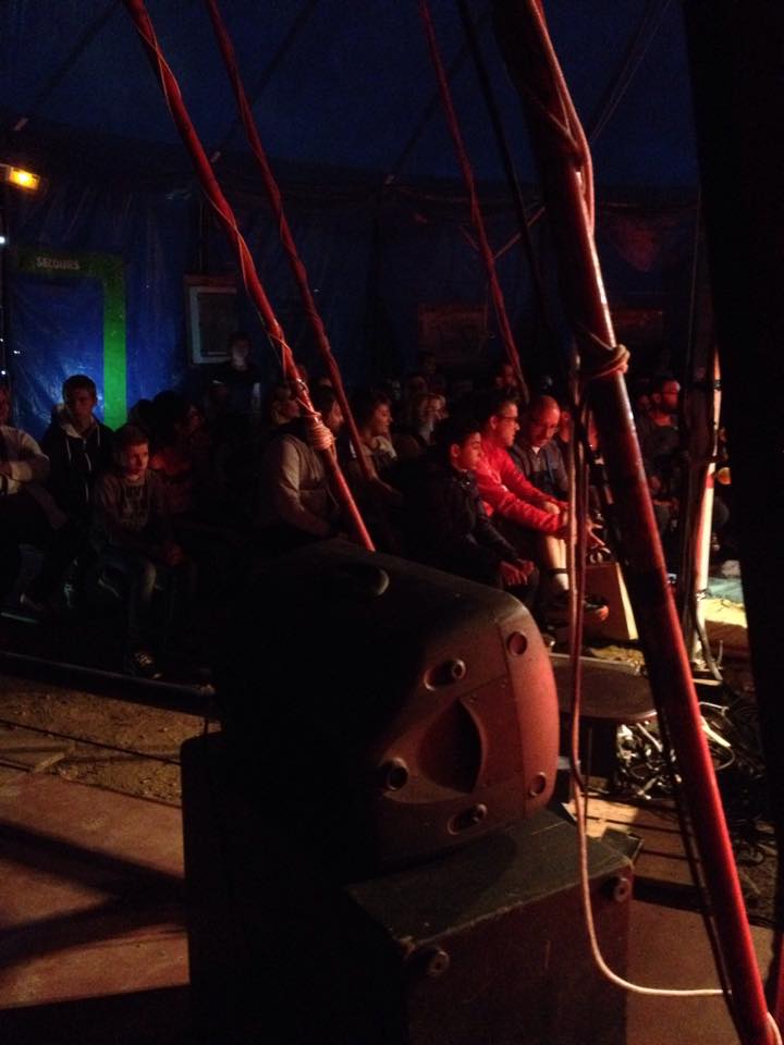 Spectacle sous chapiteau