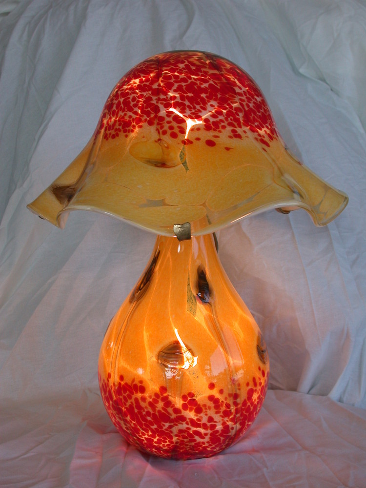 Lampe dentelle rouge et jaune