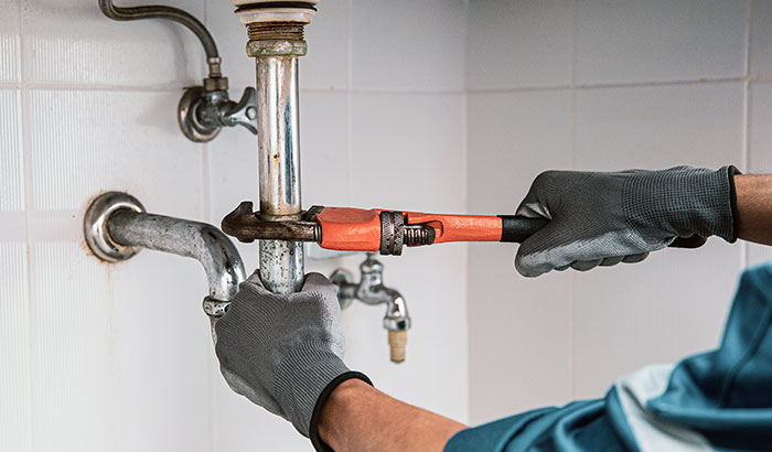 réparation de fuite d'eau par un plombier Nice