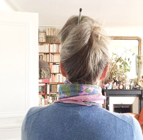 Julie en chignon